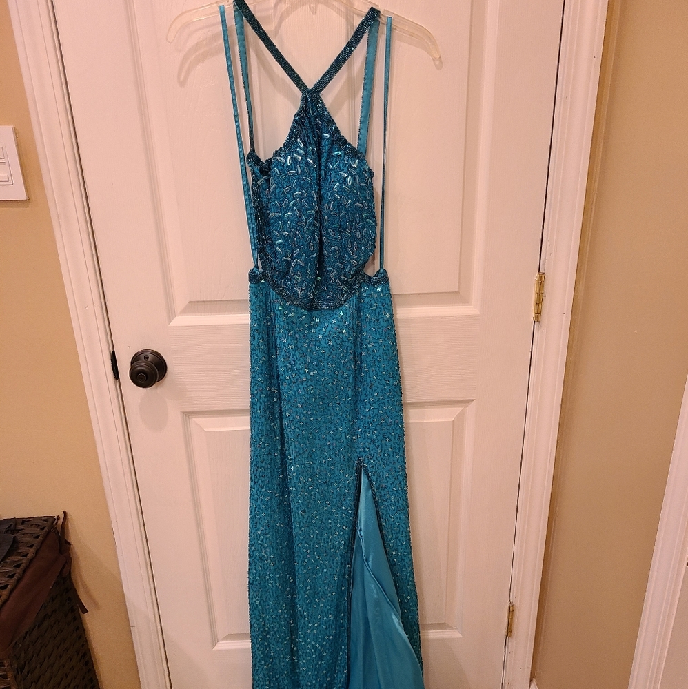 Formal gown. Floor length